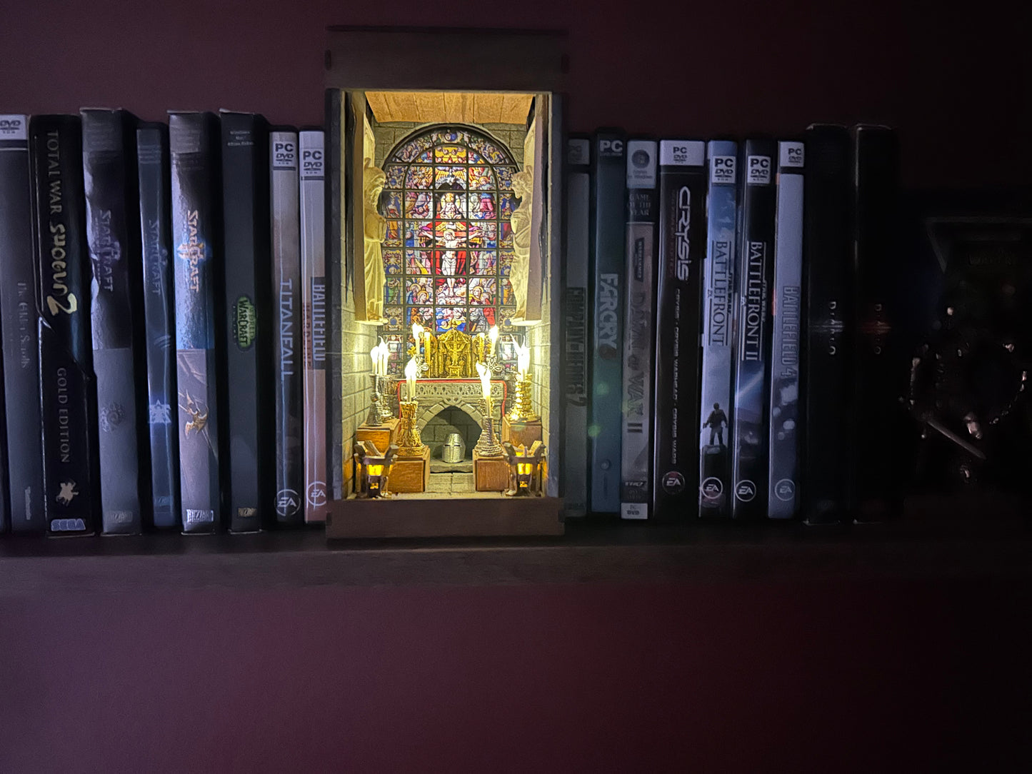 MEDIEVAL CHAPEL THEMED BOOKNOOK
