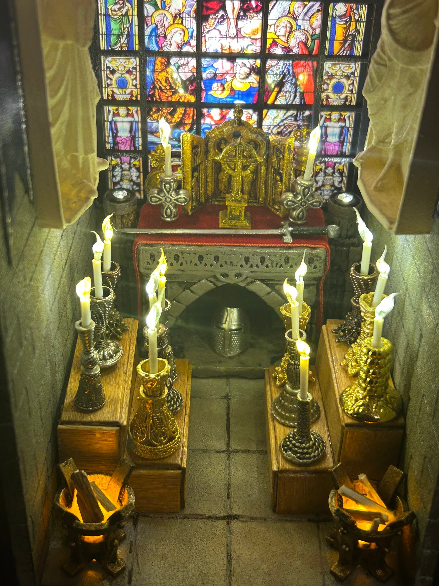 MEDIEVAL CHAPEL THEMED BOOKNOOK