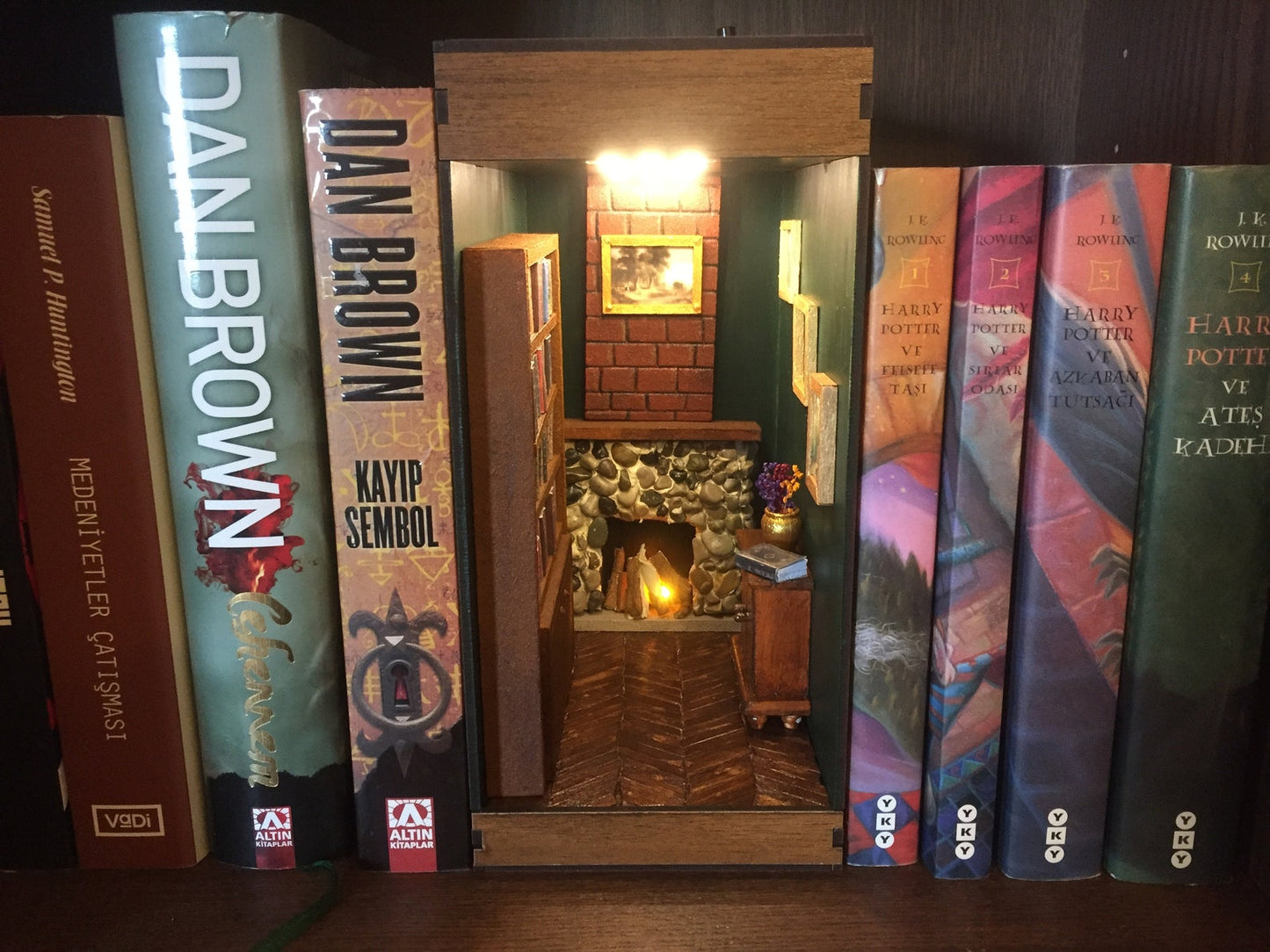 COZY ROOM BOOKNOOK