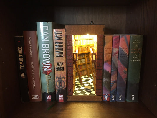 LIBRARY BOOKNOOK